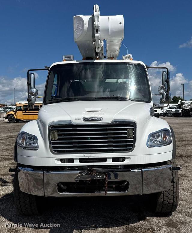 Image of Freightliner Business Class M2 equipment image 1