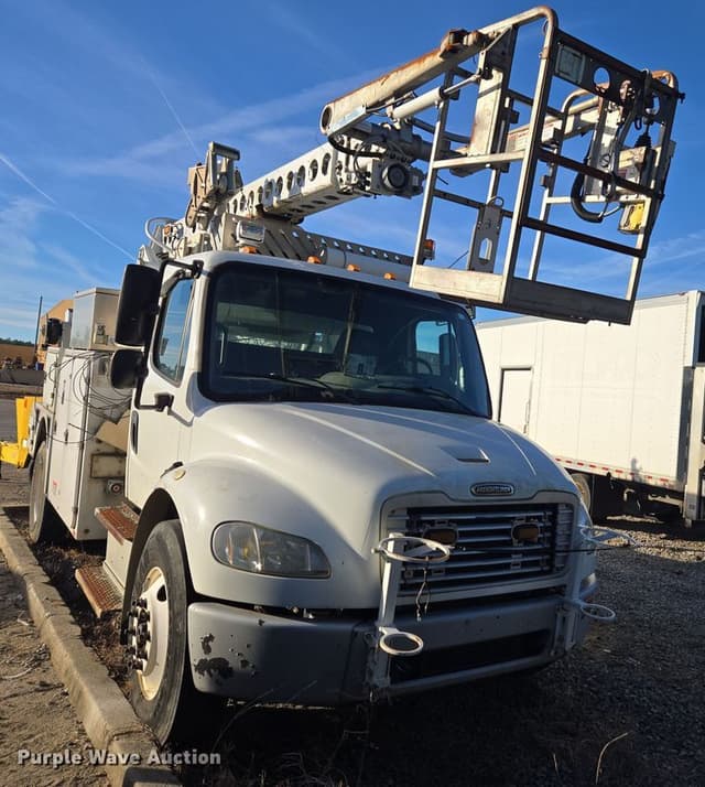 Image of Freightliner Business Class M2 equipment image 3