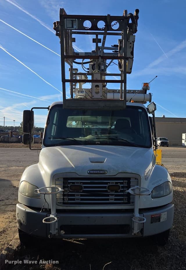 Image of Freightliner Business Class M2 equipment image 2