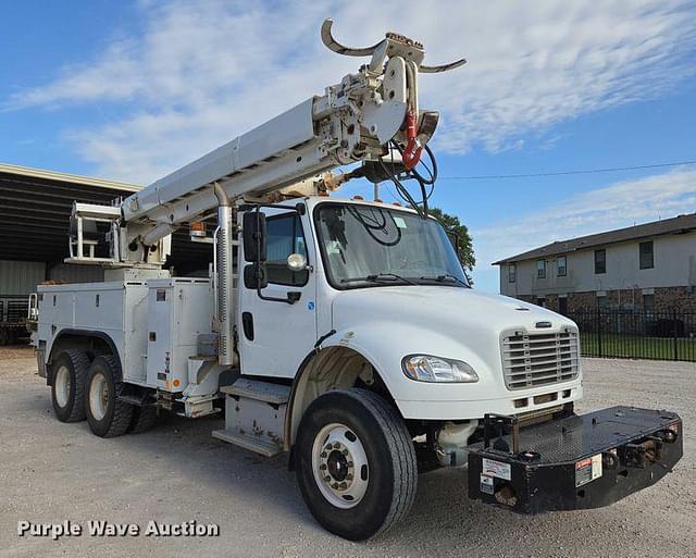 Image of Freightliner Business Class M2 equipment image 2