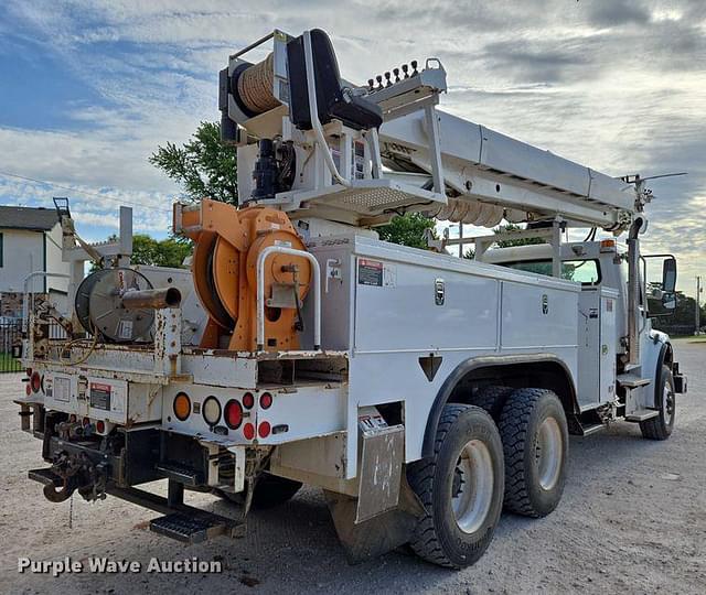 Image of Freightliner Business Class M2 equipment image 4