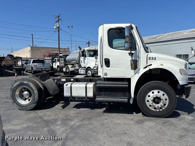 Image of Freightliner Business Class M2 equipment image 3
