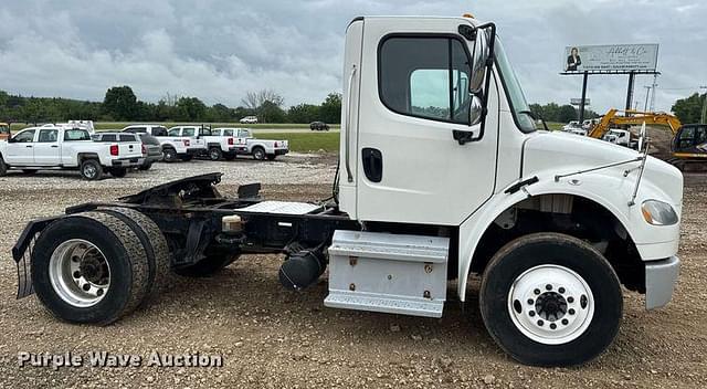 Image of Freightliner Business Class M2 equipment image 3