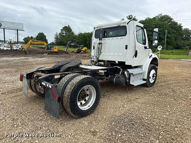 Image of Freightliner Business Class M2 equipment image 4