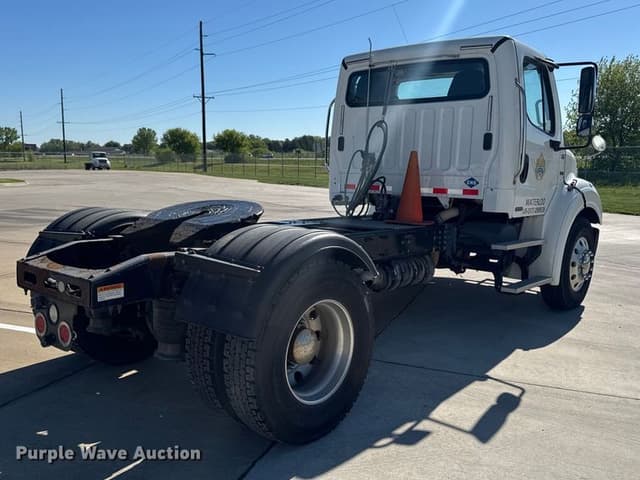Image of Freightliner Business Class M2 equipment image 4