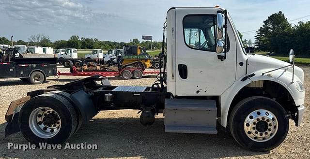 Image of Freightliner Business Class M2 equipment image 3