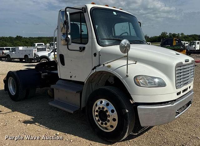 Image of Freightliner Business Class M2 equipment image 2