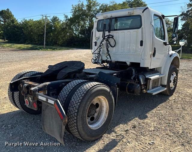 Image of Freightliner Business Class M2 equipment image 4