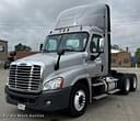2014 Freightliner Cascadia Image