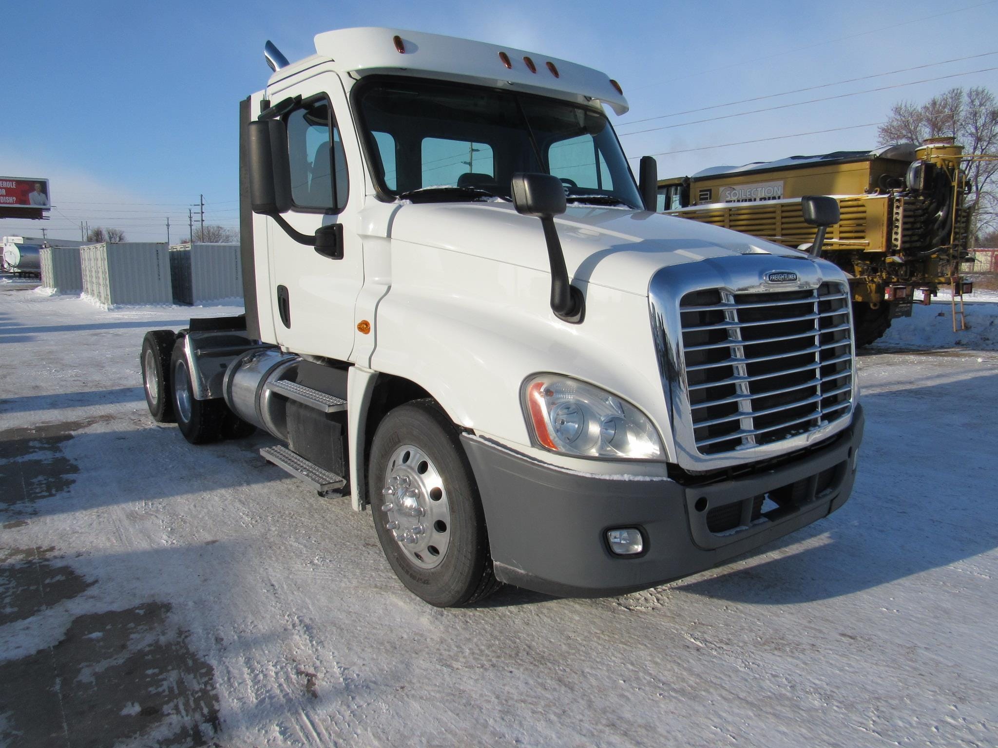 2014 Freightliner Cascadia 113 Equipment Image0
