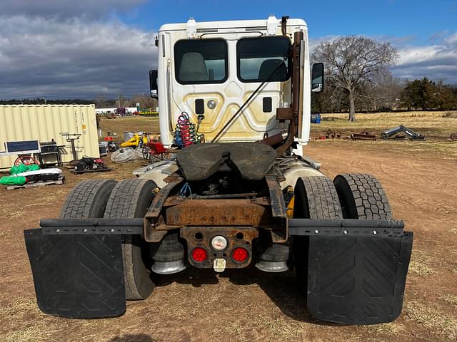 Image of Freightliner Cascadia 113 equipment image 3