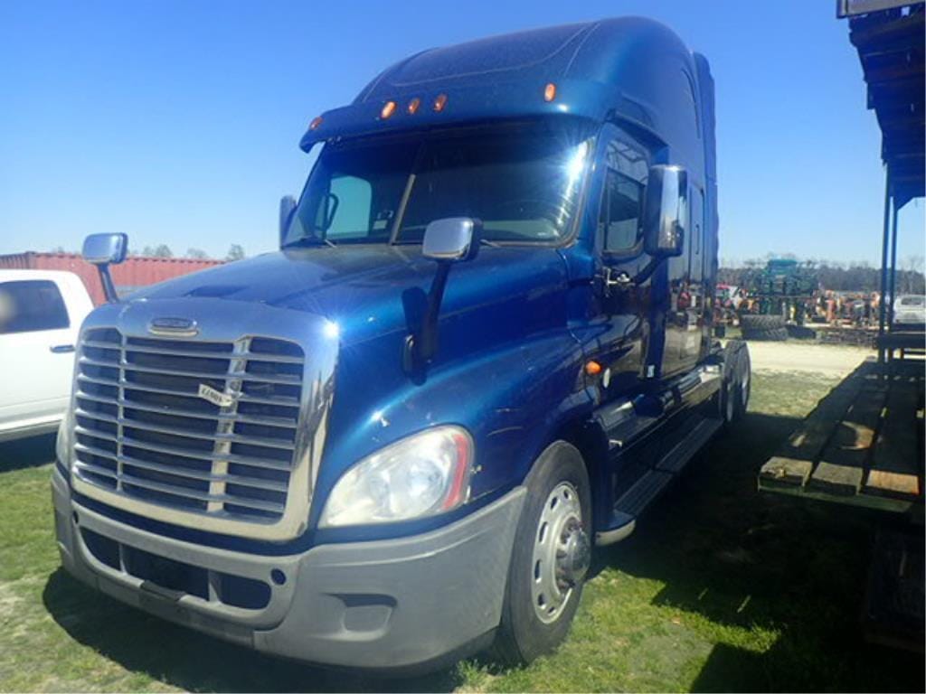 2014 Freightliner Cascadia 125 Equipment Image0