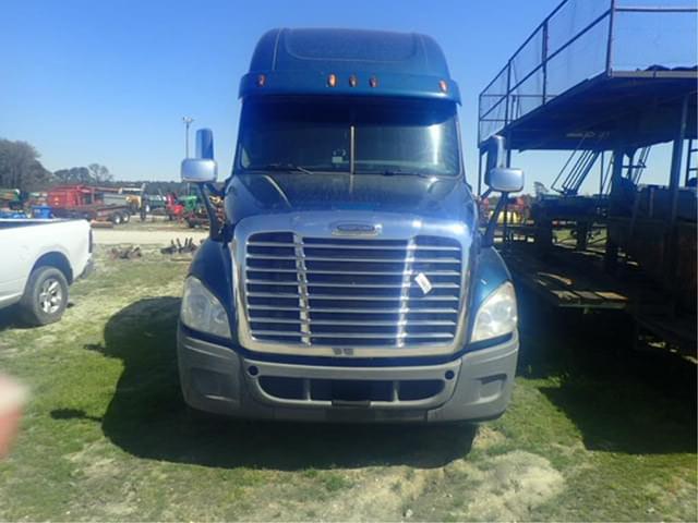 Image of Freightliner Cascadia 125 equipment image 1