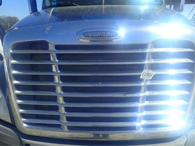 Image of Freightliner Cascadia 125 equipment image 2