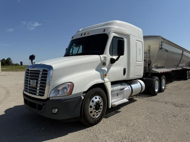 Image of Freightliner Cascadia 125 equipment image 1