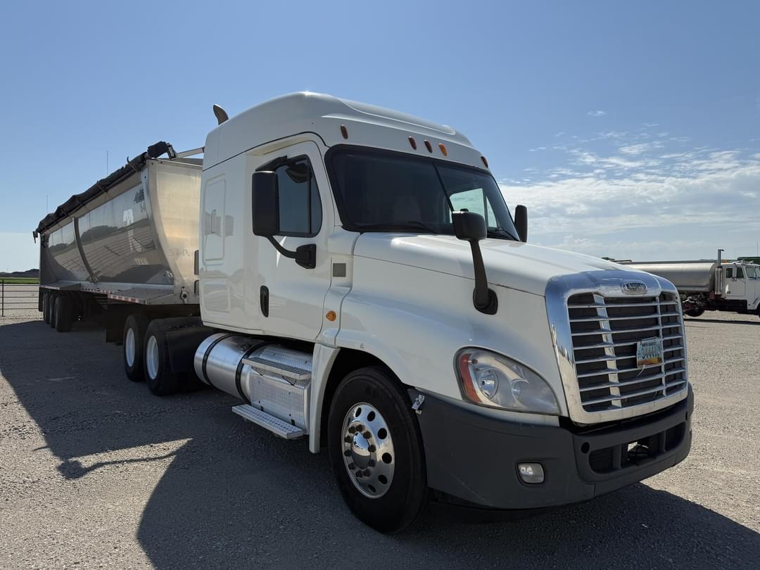Image of Freightliner Cascadia 125 Primary image