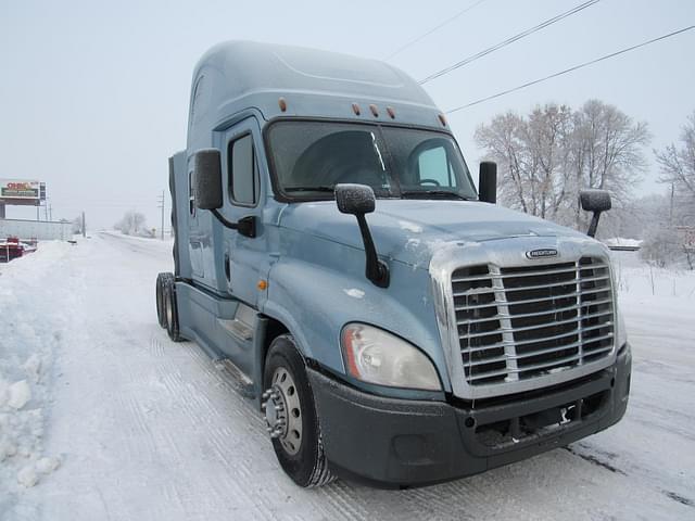 Image of Freightliner Cascadia 125 equipment image 1