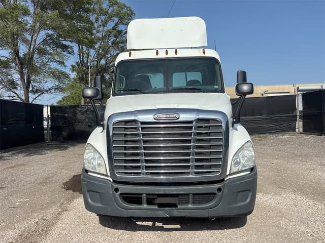 Image of Freightliner Cascadia 125 equipment image 1