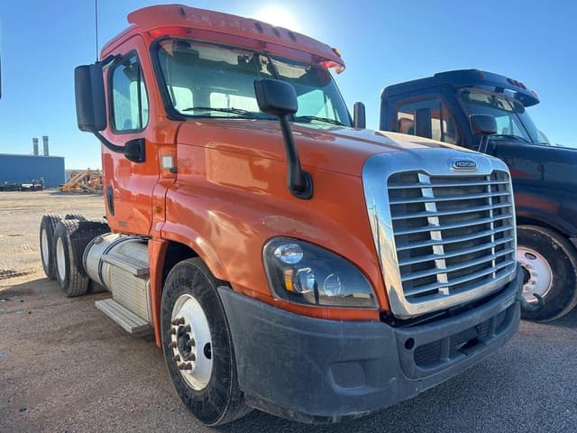 Image of Freightliner Cascadia 125 equipment image 1