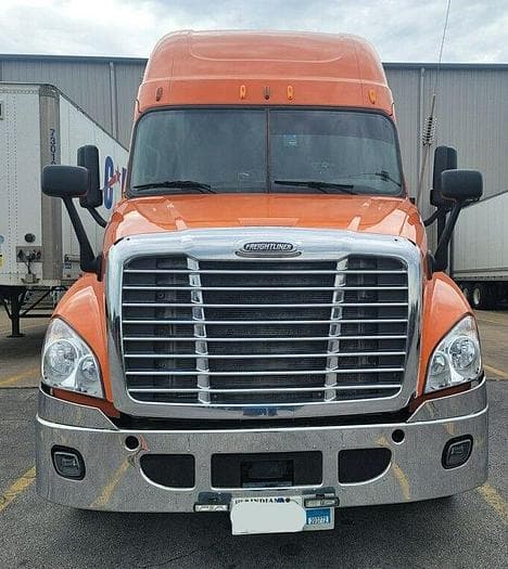 Image of Freightliner Cascadia 125 equipment image 1