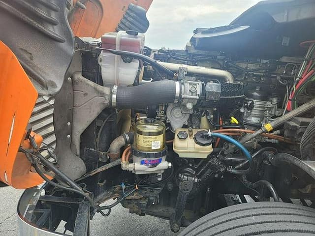 Image of Freightliner Cascadia 125 equipment image 2