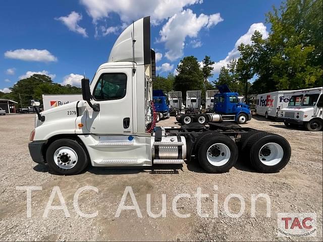 Image of Freightliner Cascadia 125 Evolution equipment image 1
