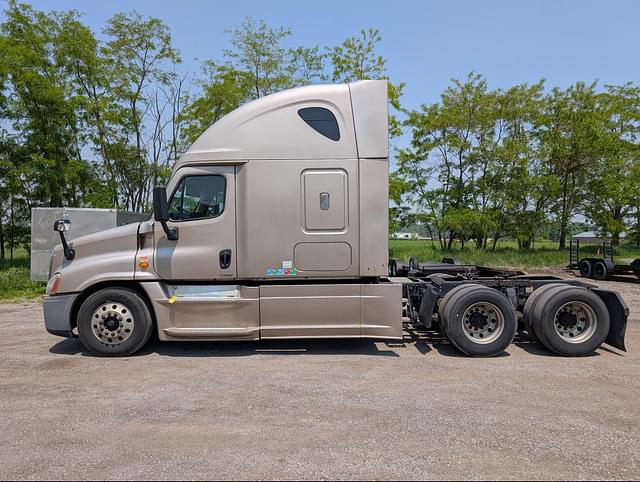Image of Freightliner Cascadia 125 Evolution equipment image 1