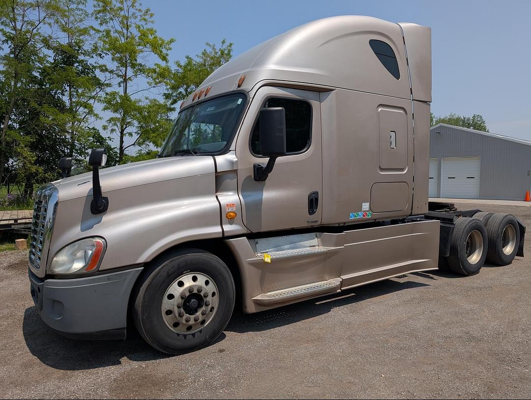 Image of Freightliner Cascadia 125 Evolution Primary image