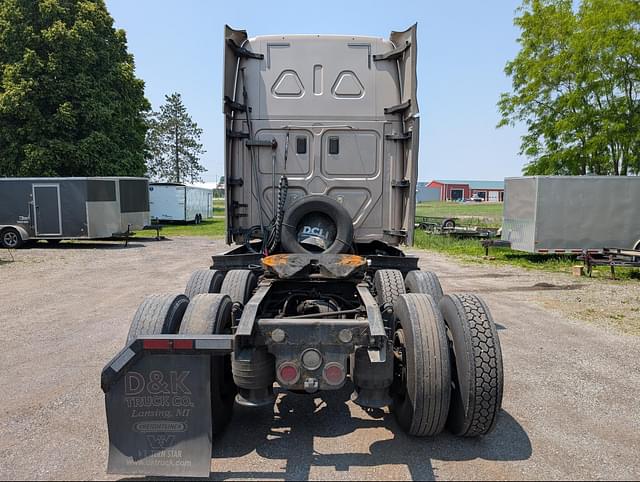 Image of Freightliner Cascadia 125 Evolution equipment image 4