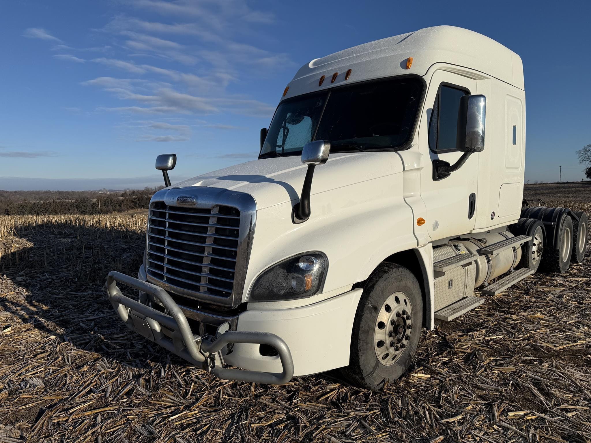 2014 Freightliner Cascadia 125 Equipment Image0