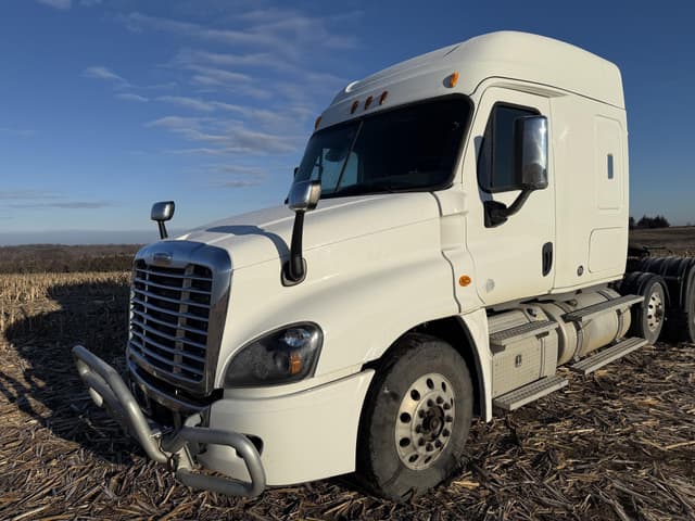 Image of Freightliner Cascadia 125 equipment image 1