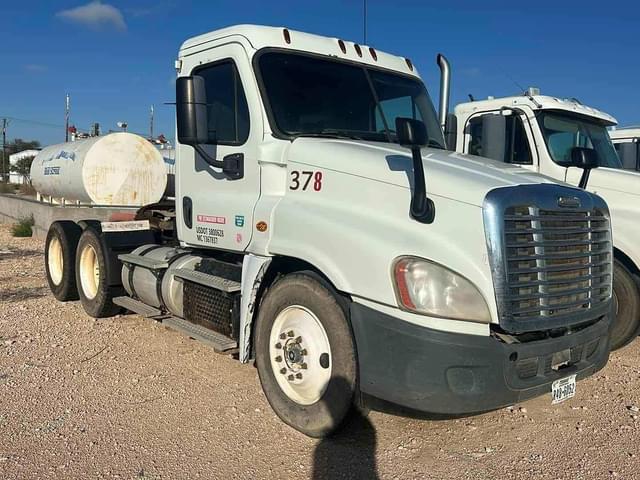 Image of Freightliner Cascadia 125 equipment image 1