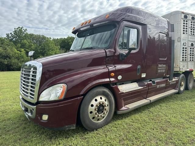 Image of Freightliner Cascadia 125 equipment image 1