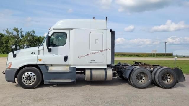 Image of Freightliner Cascadia 125 equipment image 1