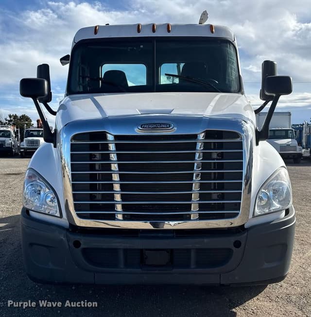 Image of Freightliner Cascadia 125 equipment image 1