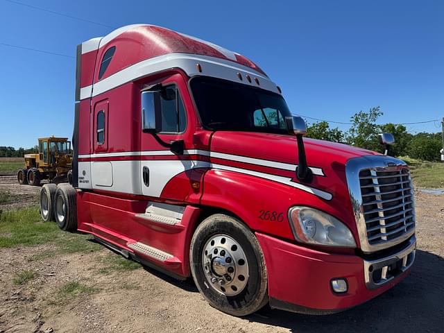 Image of Freightliner Cascadia 125 equipment image 2