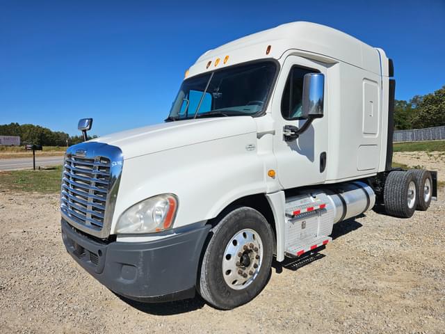 Image of Freightliner Cascadia 125 equipment image 1