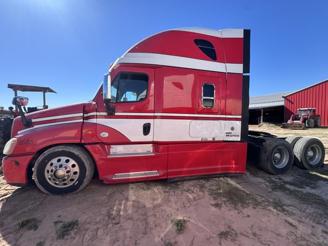 Image of Freightliner Cascadia 125 equipment image 2