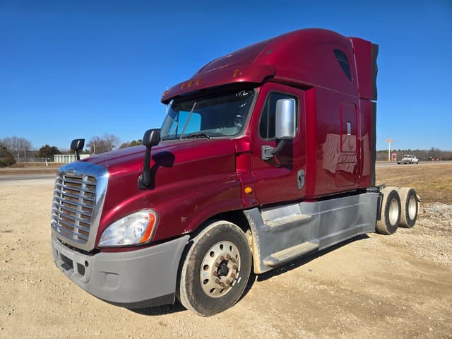 Image of Freightliner Cascadia 125 equipment image 2