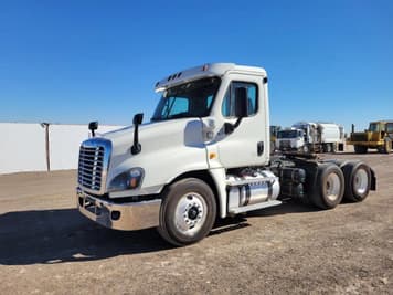Main image Freightliner Cascadia 125