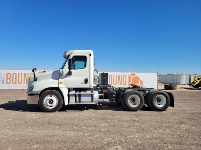 Image of Freightliner Cascadia 125 equipment image 1