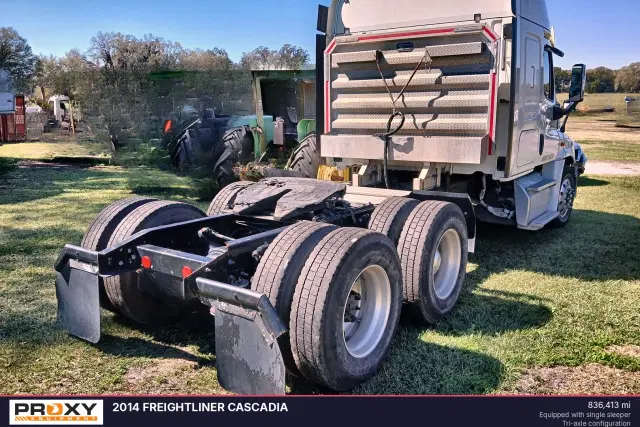 Image of Freightliner Cascadia equipment image 2