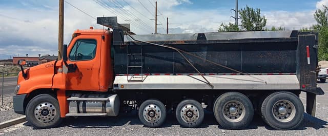 Image of Freightliner Cascadia equipment image 1