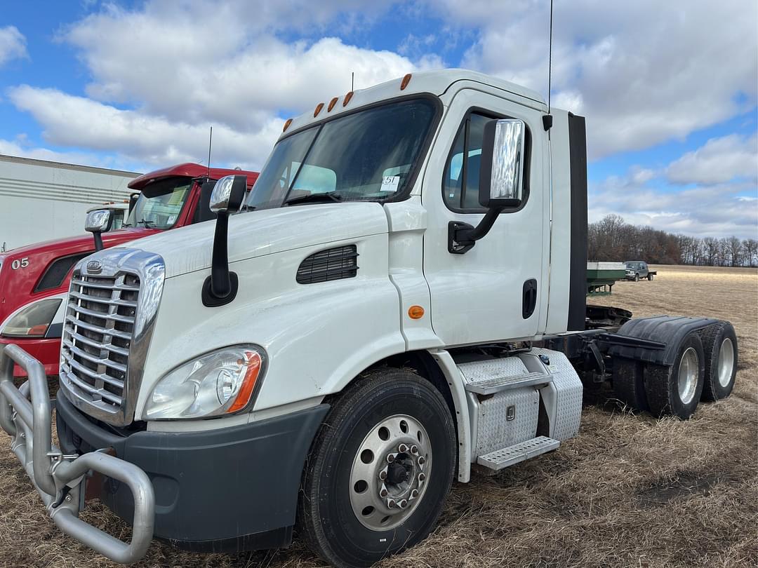 Image of Freightliner Cascadia Primary image