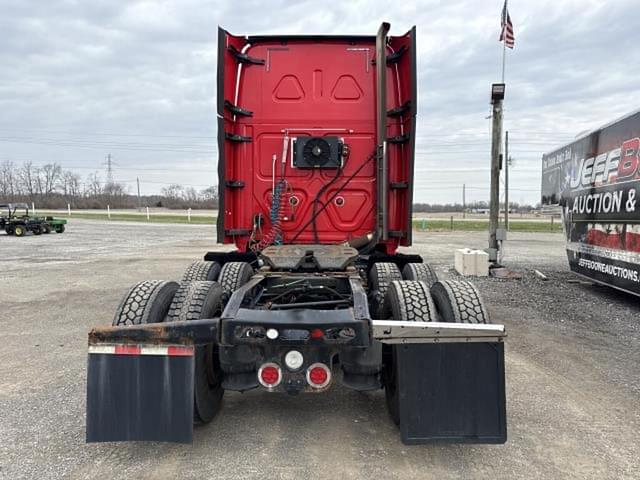 Image of Freightliner Cascadia Evolution equipment image 2