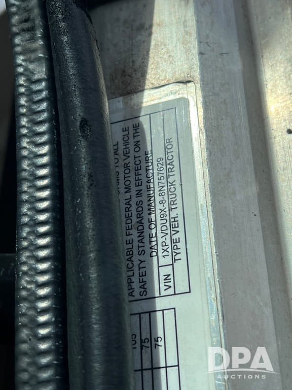 Image of Freightliner Cascadia equipment image 4