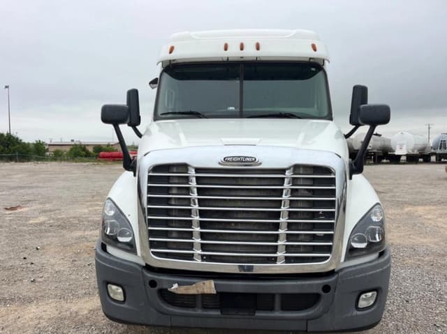 Image of Freightliner Cascadia equipment image 1