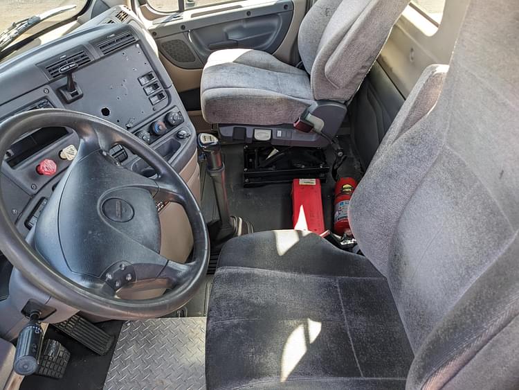 Main image Freightliner Cascadia 11