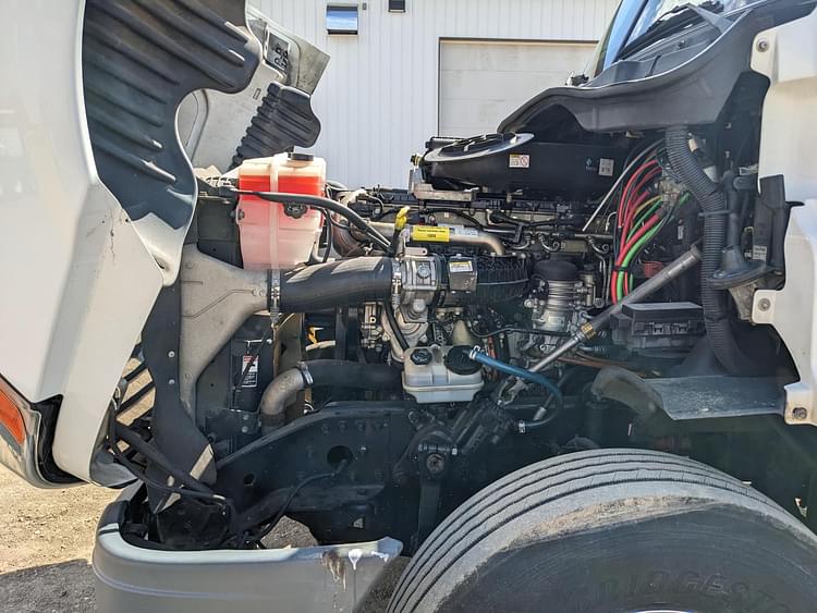 Main image Freightliner Cascadia 28