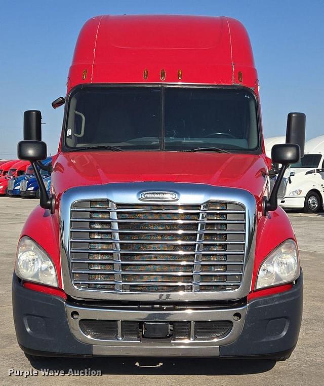 Image of Freightliner Cascadia equipment image 1